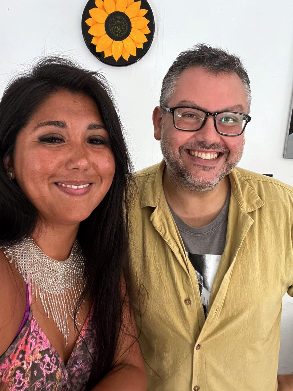 Ver&oacute;nica Vald&eacute;s con Gabriel tras su sesi&oacute;n de carta natal